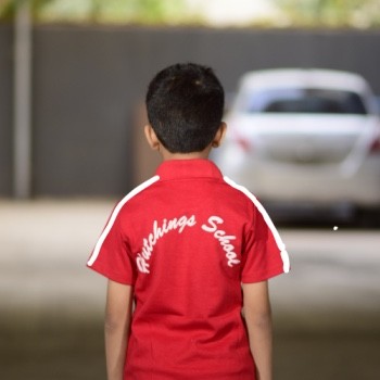 HUTCHINGS RED HOUSE TSHIRT (NEW DESIGN )